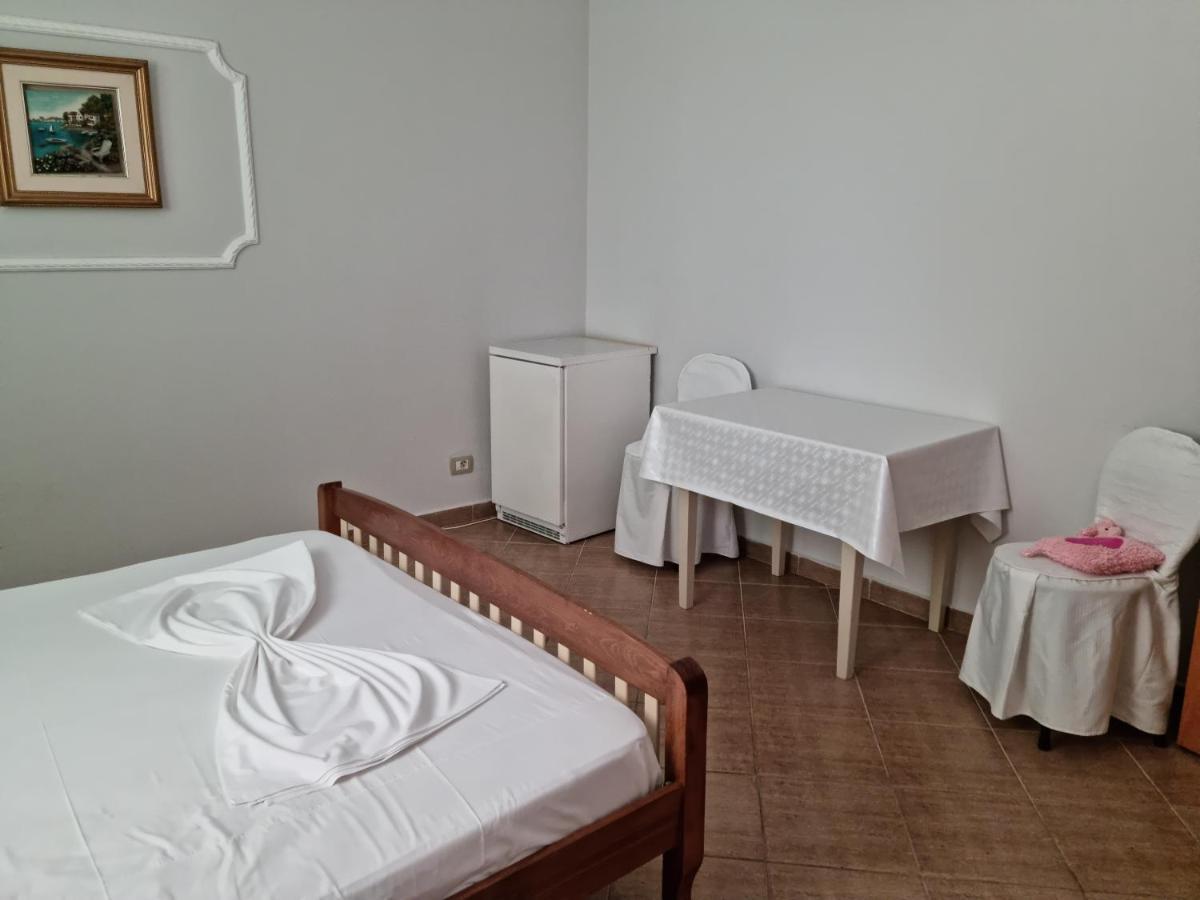 דורס Guesthouse Novi מראה חיצוני תמונה