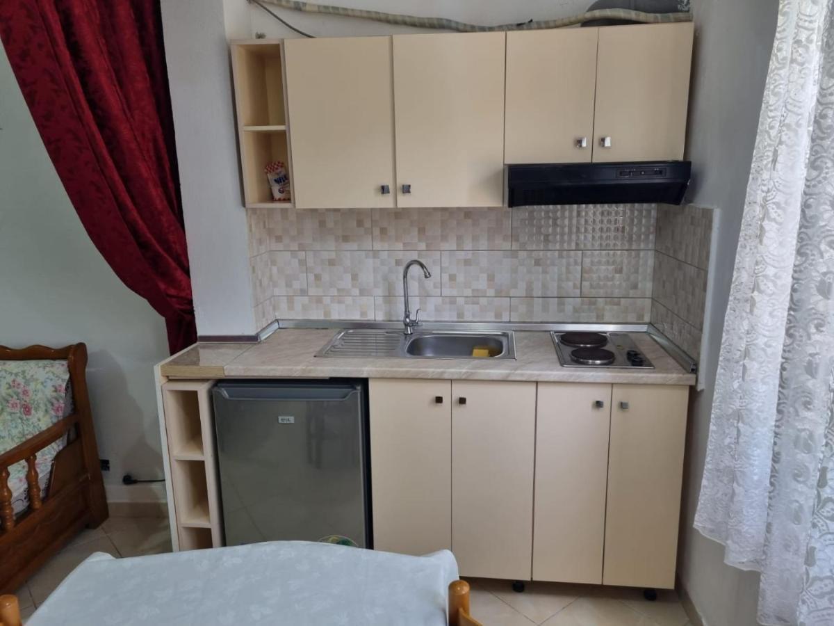 דורס Guesthouse Novi מראה חיצוני תמונה