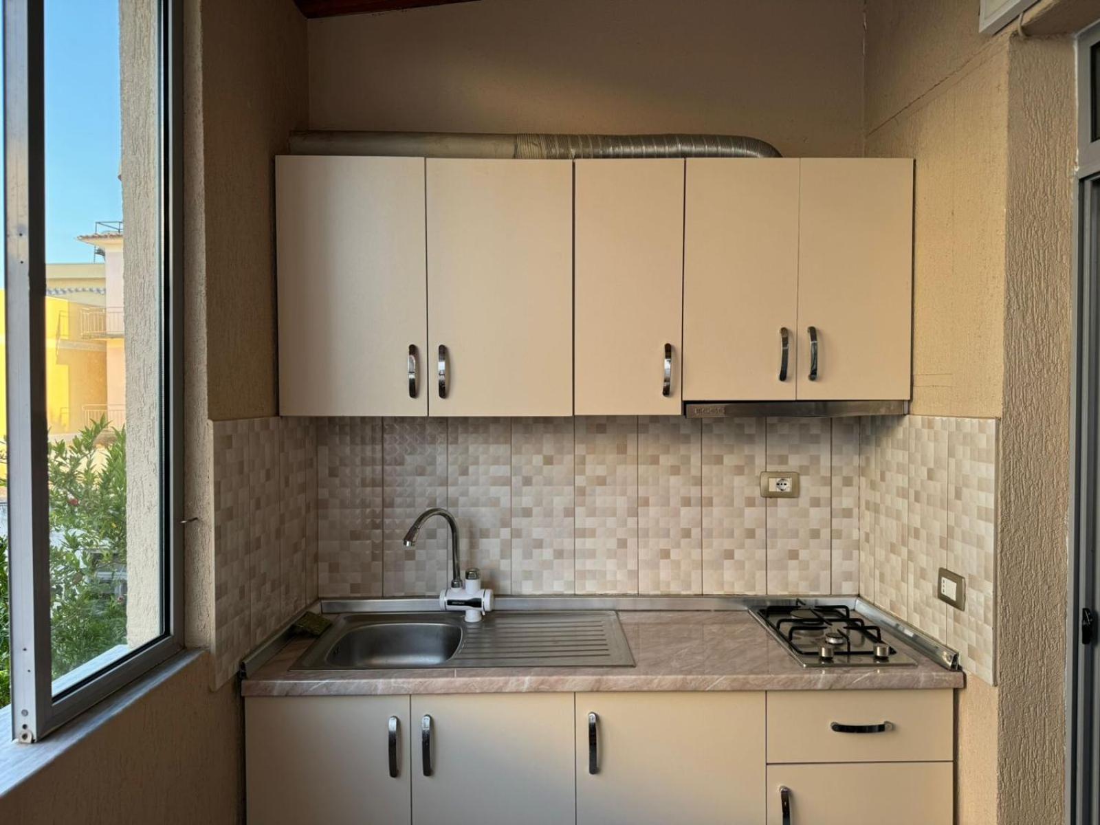 דורס Guesthouse Novi מראה חיצוני תמונה